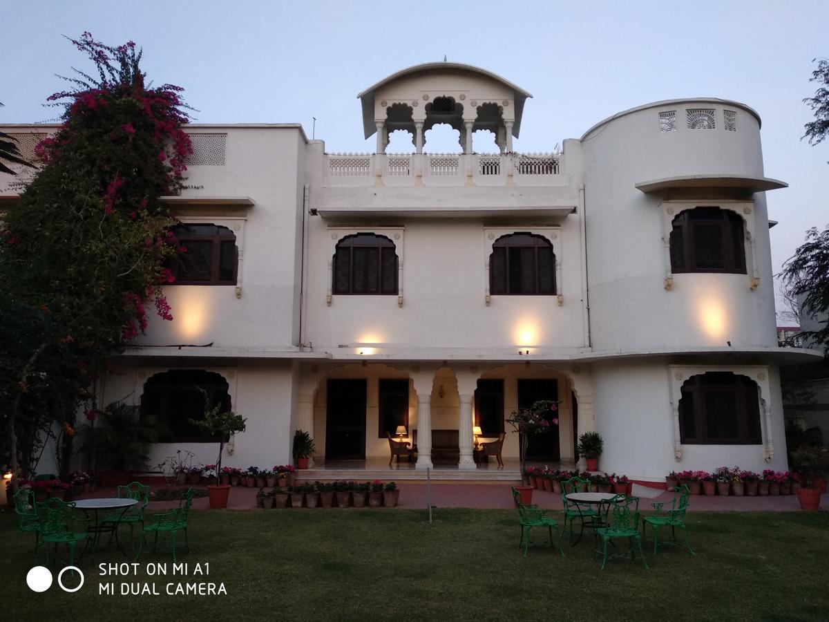 Hotel Meghniwas Dzsaipur Kültér fotó